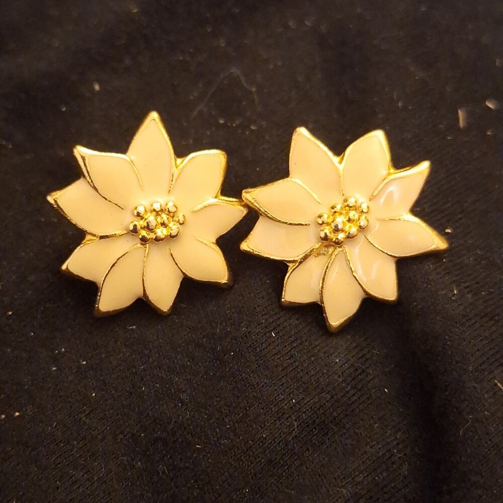 Vintage Gold Yellow Enamel Glitter finish Poinsettia Flower Clip On Earrings